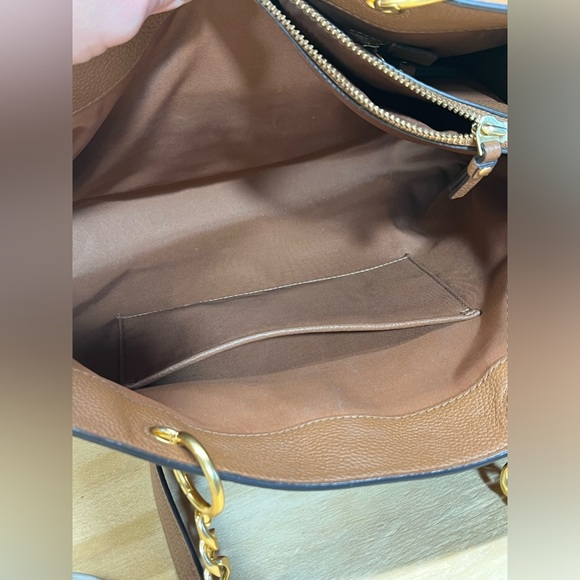 TORY BURCH EVERLY TOTE 👜 WITHOUT DUST BAG CAN’T REMEMBER EVER USING IT - Picture 16 of 16